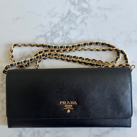 PRADA Saffiano Metal Oro Chain Wallet Black - Picture 1 of 6